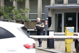 Gewonde man meldt zich bij politiebureau