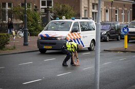 Scooterrijder gewond bij botsing met auto in Haarlem
