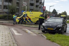 Schoonmaker lichtgewond na botsing met auto in Haarlem
