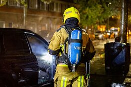 Auto in brand in Merovingstraat te Haarlem