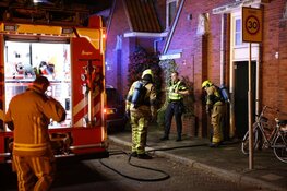 Brandweer blust keukenbrand in woning Haarlem