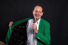 Cabaretier Vincent Bijlo geeft eindejaarsconference in Beverwijk