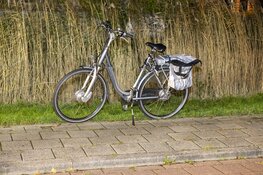 Jongen komt thuis na feestje terwijl hulpdiensten massaal naar hem zoeken