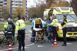 Fietsster aangereden op rotonde in Haarlem