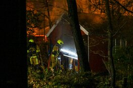 Brand in schuur achter woning in Beverwijk