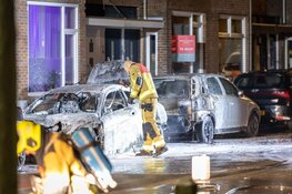 Drie auto&#39;s in brand aan Slachthuisstraat in Haarlem