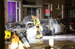Drie auto&#39;s in brand aan Slachthuisstraat in Haarlem