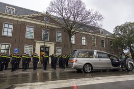 Erehaag voor overleden politiemedewerker op de Koudehorn in Haarlem