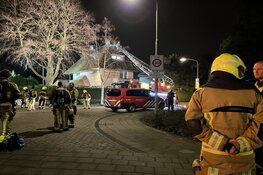 Brand in villa met rieten kap te Aerdenhout