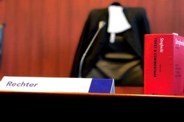 2 jaar en 10 maanden gevangenisstraf voor brandstichting en verduistering