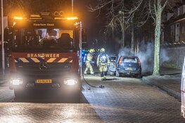 Auto door brand verwoest langs Zomervaart in Haarlem