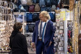 Veel politie bij bezoek Geert Wilders aan Bazaar Beverwijk