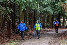 Veteranen Search Team in Amsterdamse Bos zoekt naar vermiste vrouw uit Haarlem