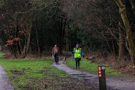 Veteranen Search Team in Amsterdamse Bos zoekt naar vermiste vrouw uit Haarlem