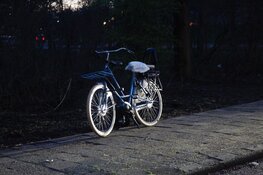 Brandweer moet kind bevrijden die tussen spaken van fiets terecht komt