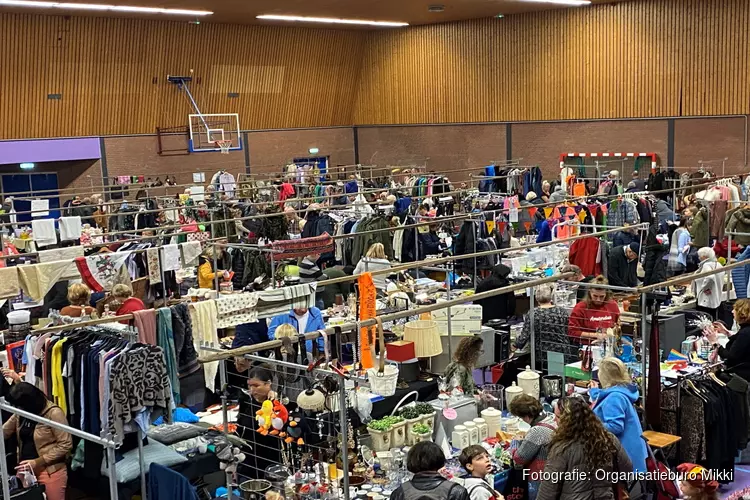 Zondag vlooienmarkt in Heemstede