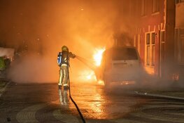 Brandstichter Haarlem slaat weer toe, autobrand aan Linschotenstraat