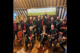 Carillon speelt met Brass Band The Swingmasters