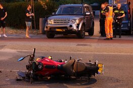 Motorrijder gewond na aanrijding met auto in Haarlem