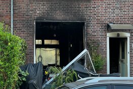 Bewoner naar ziekenhuis bij woningbrand Haarlem