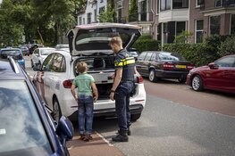 Fietser onderuit op de Uit den Bosstraat in Haarlem
