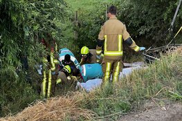 Auto crasht in Velserbroek, bestuurder uit voertuig geslingerd