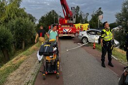 Auto crasht in Velserbroek, bestuurder uit voertuig geslingerd