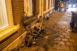 Scooter in brand, woning beschadigd