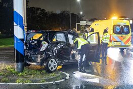 Veel schade bij ongeval op de Amsterdamseweg in Velsen-Zuid