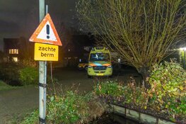 Automobiliste eindigt bijna in sloot langs Zuid Schalkwijkerweg