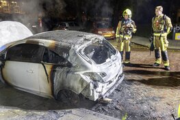 Auto uitgebrand in Herculesstraat IJmuiden, vermoedelijk brandstichting