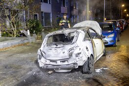 Auto uitgebrand in Herculesstraat IJmuiden, vermoedelijk brandstichting