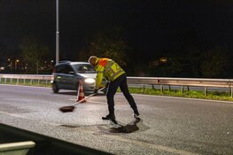 Bestelbus rijdt tegen achterkant auto op N208