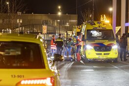 Fietser ten val in winkelcentrum Schalkwijk, traumateam ter plaatse