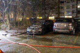 Autobrand aan Lindberghstraat in Beverwijk