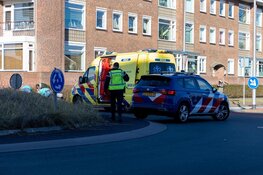 Fietser aangereden op rotonde in IJmuiden