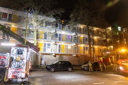 Grote brand in flat Haarlem; twee etages ontruimd