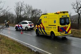 Auto crasht op Zeeweg in Overveen