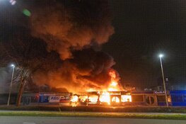 Uitslaande brand in Haarlemse witgoedzaak