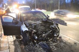 Auto door brand verwoest in Velsen-Zuid