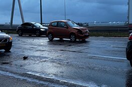 Groot ongeval op A4 bij Nieuw-Vennep: zestien voertuigen betrokken