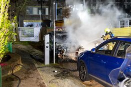 Auto door brand verwoest op Graafschapstraat in Haarlem