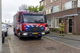 Beginnende autobrand in Kortenaerstraat in IJmuiden