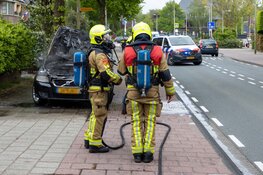 Autobrand aan Julianalaan in Overveen