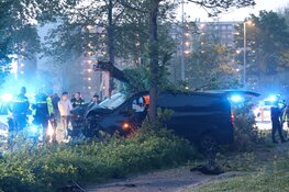 Snelle achtervolging vanuit Amsterdam eindigt in Beverwijk: twee aanhoudingen