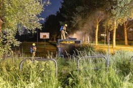 Brand op dak chillplek aan de Broekeroog in Velserbroek