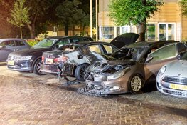 Meerdere auto's in brand aan Christine Koetsstraat in Haarlem