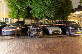 Meerdere auto's in brand aan Christine Koetsstraat in Haarlem