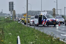 Auto te water gereden langs N203 in Uitgeest