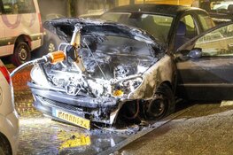 Autobrand in Siwartstraat te Haarlem